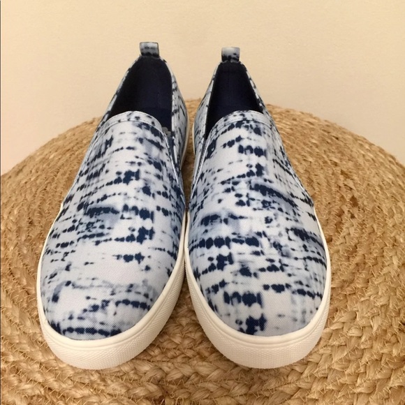 🆕Fergalicious | Tie Dye Sneaker Sz 8.5 Slip On - Picture 4 of 7